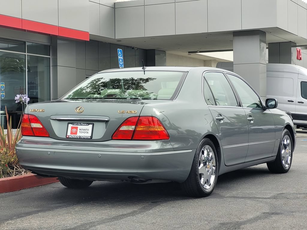 Used 2002 Lexus LS 430 RWD image 4