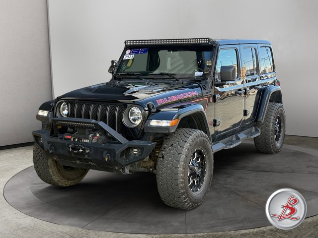 Used 2023 Jeep Wrangler Unlimited Rubicon w/ Cold Weather Group AWD/4WD image 3