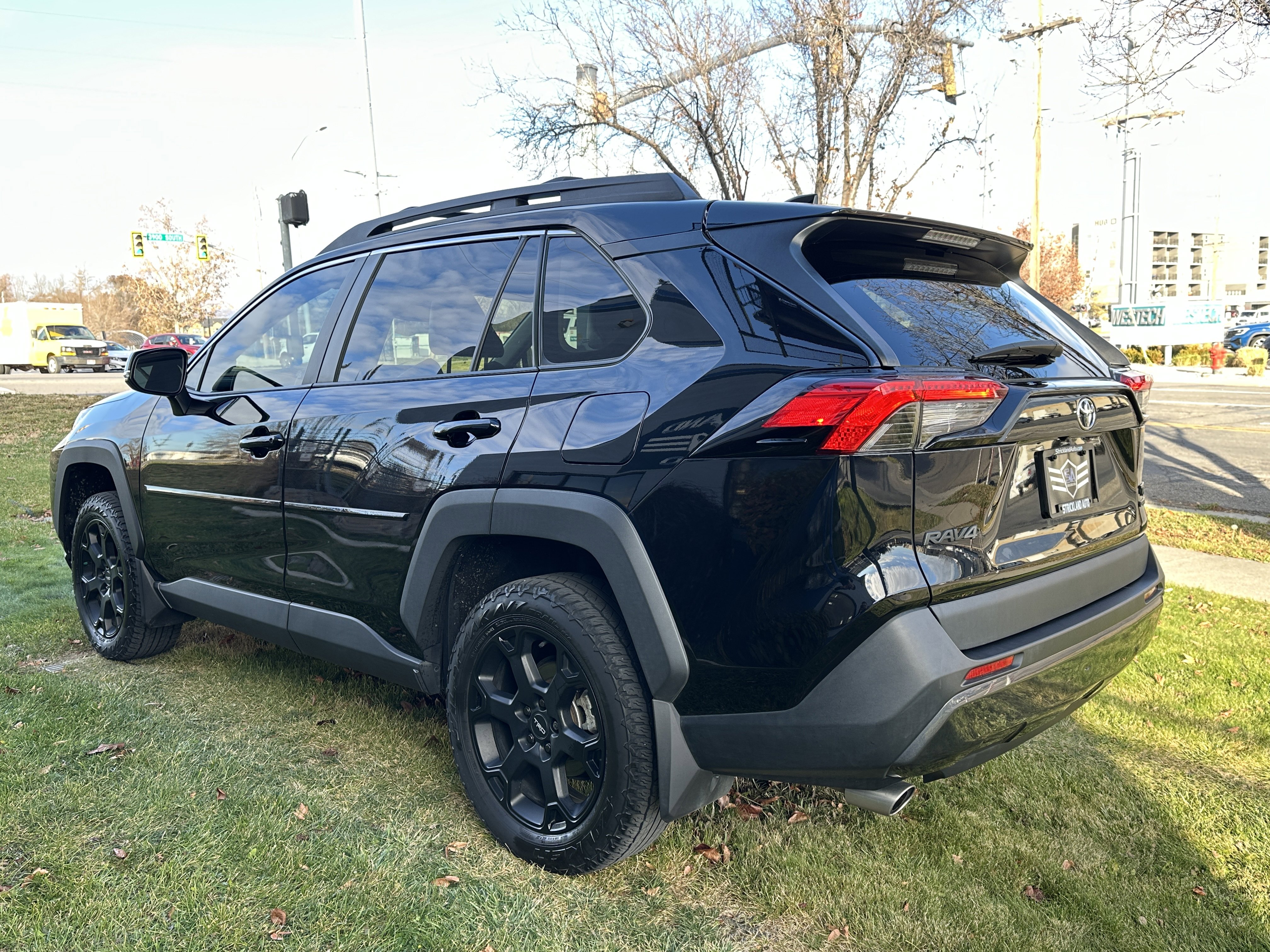 Used 2021 Toyota RAV4 TRD Off-Road image 9