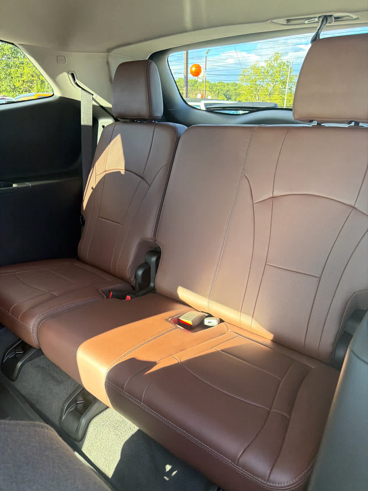 Used 2020 Buick Enclave Avenir w/ Avenir Technology Package AWD/4WD image 11