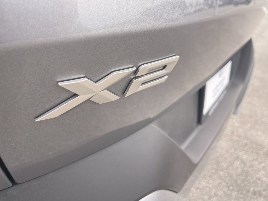 Used 2025 BMW X2 xDrive28i AWD/4WD image 12