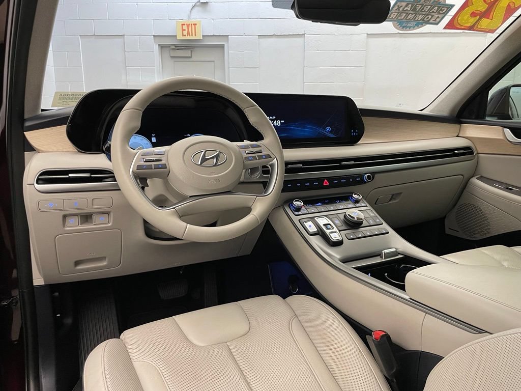 Used 2023 Hyundai Palisade Limited FWD image 13