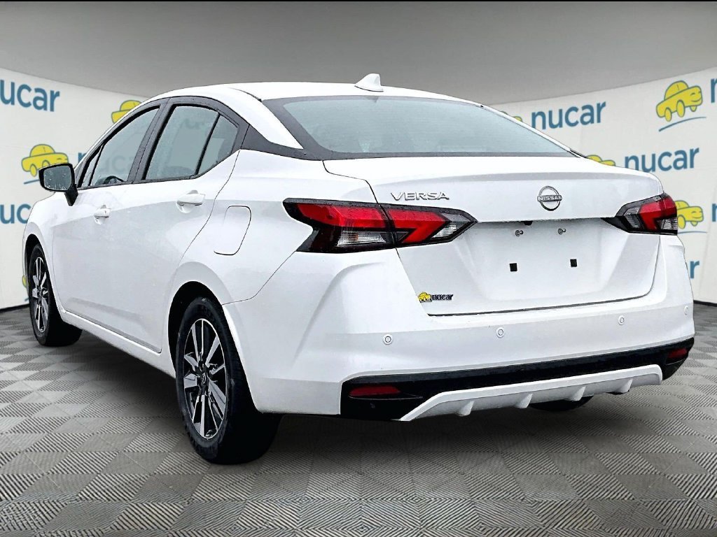 Used 2025 Nissan Versa SV FWD image 4
