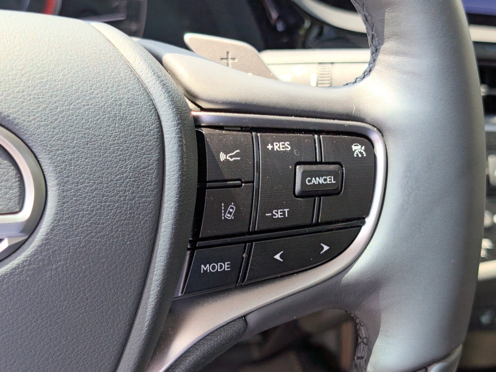 Certified 2024 Lexus ES 350 Ultra Luxury w/ Accessory Package (Z2) FWD image 25