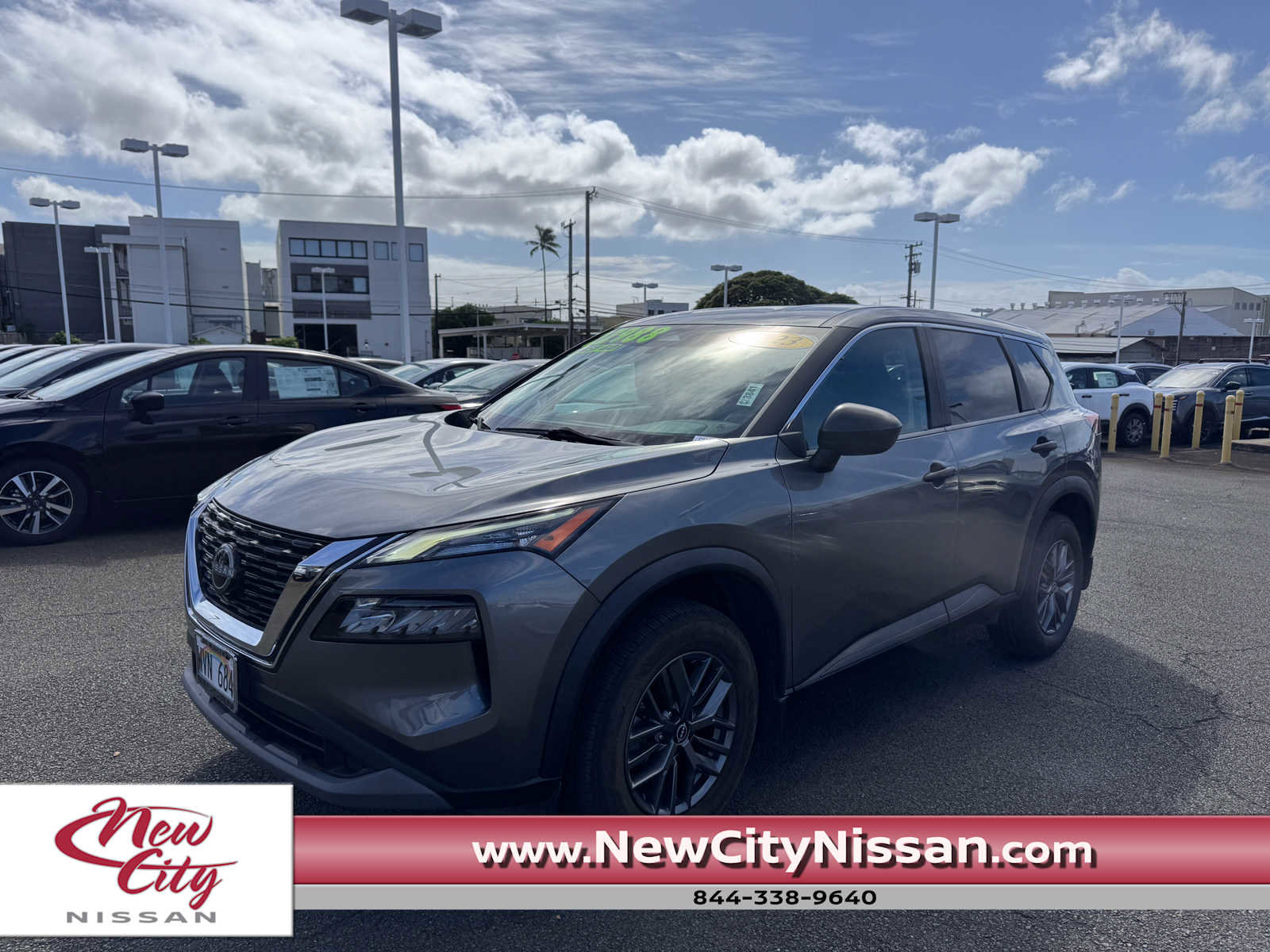 Used 2023 Nissan Rogue S image 1