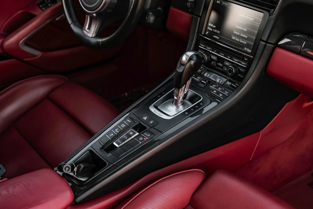 Used 2015 Porsche 911 Turbo S image 20