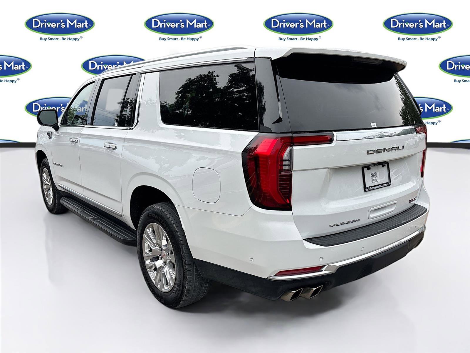 Used 2025 GMC Yukon XL Denali RWD image 5