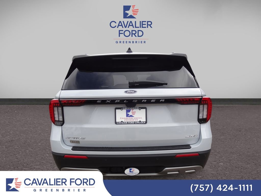Used 2026 Ford Explorer Active w/ Active Comfort Package AWD/4WD image 3