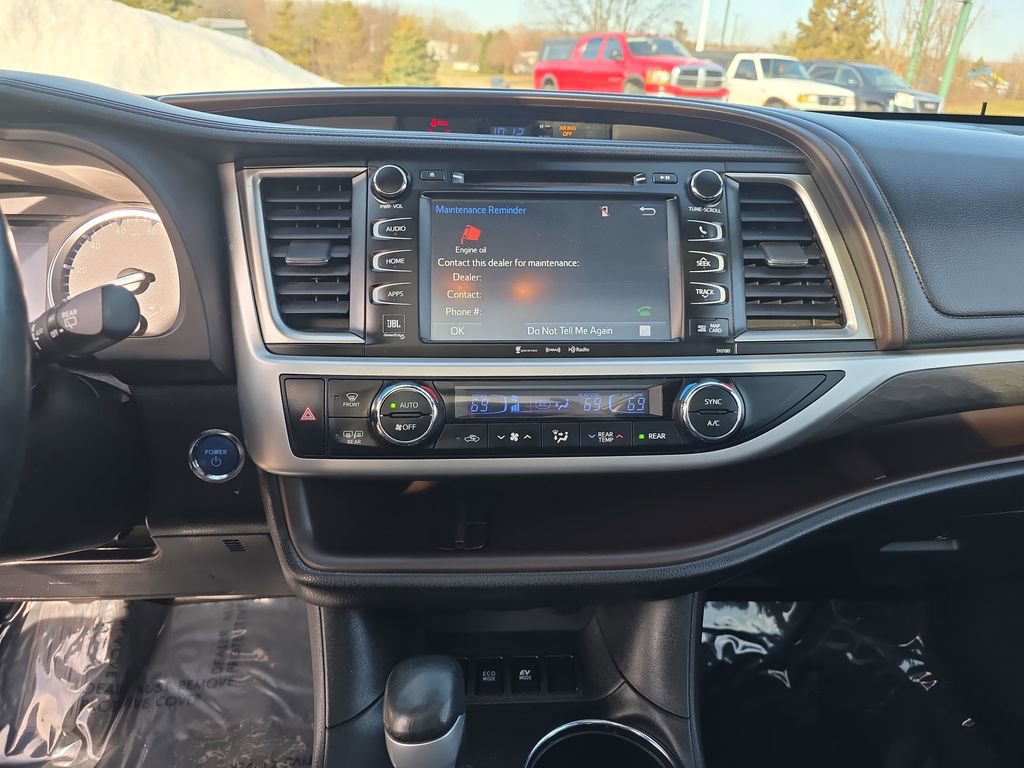 Used 2017 Toyota Highlander Limited Platinum image 21