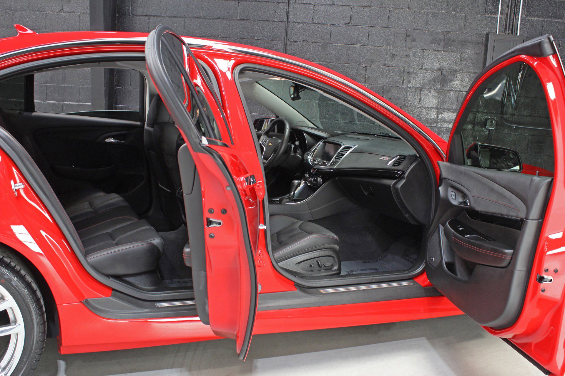 Used 2014 Chevrolet SS RWD image 34