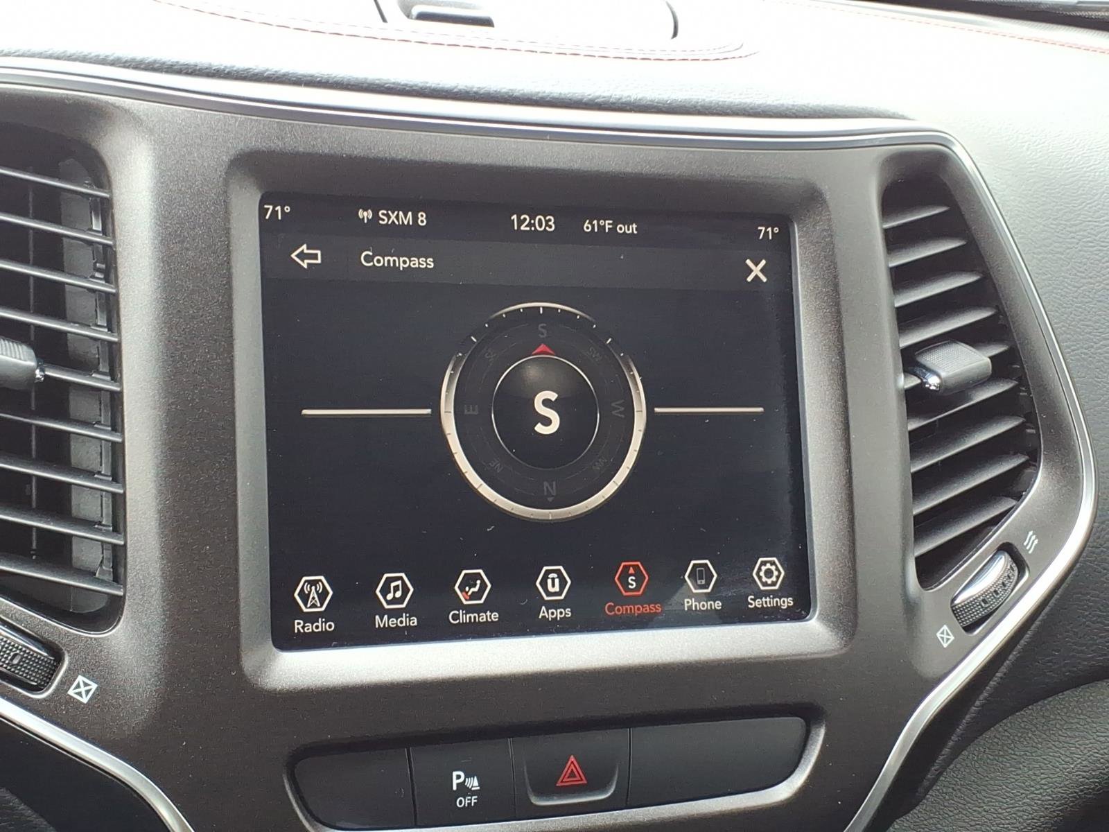 Used 2019 Jeep Cherokee Trailhawk AWD/4WD image 19