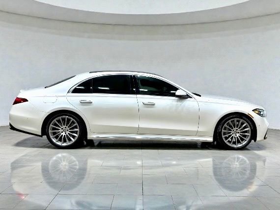 Used 2022 Mercedes-Benz S 500 4MATIC w/ AMG Line Package image 15