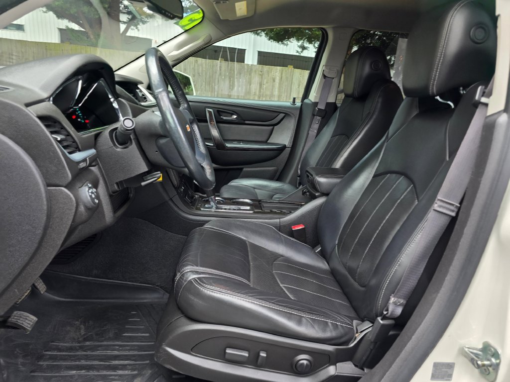 Used 2015 Chevrolet Traverse LTZ AWD/4WD image 26