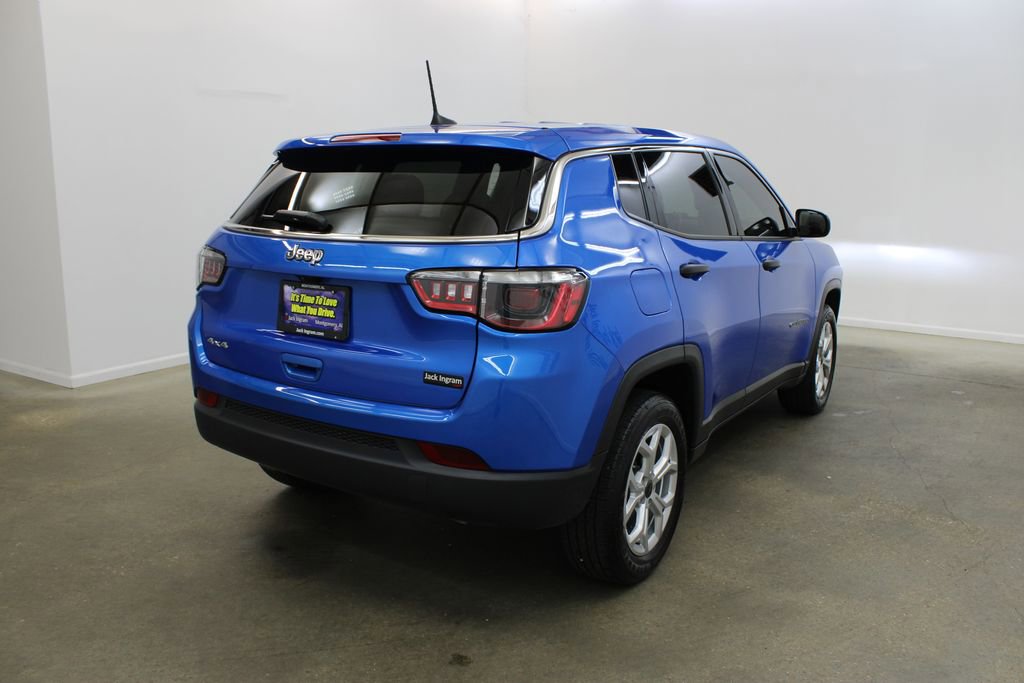 Used 2025 Jeep Compass Sport AWD/4WD image 4