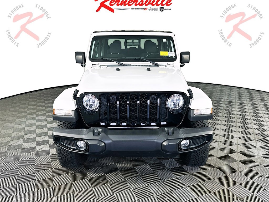 Used 2022 Jeep Gladiator Willys image 2