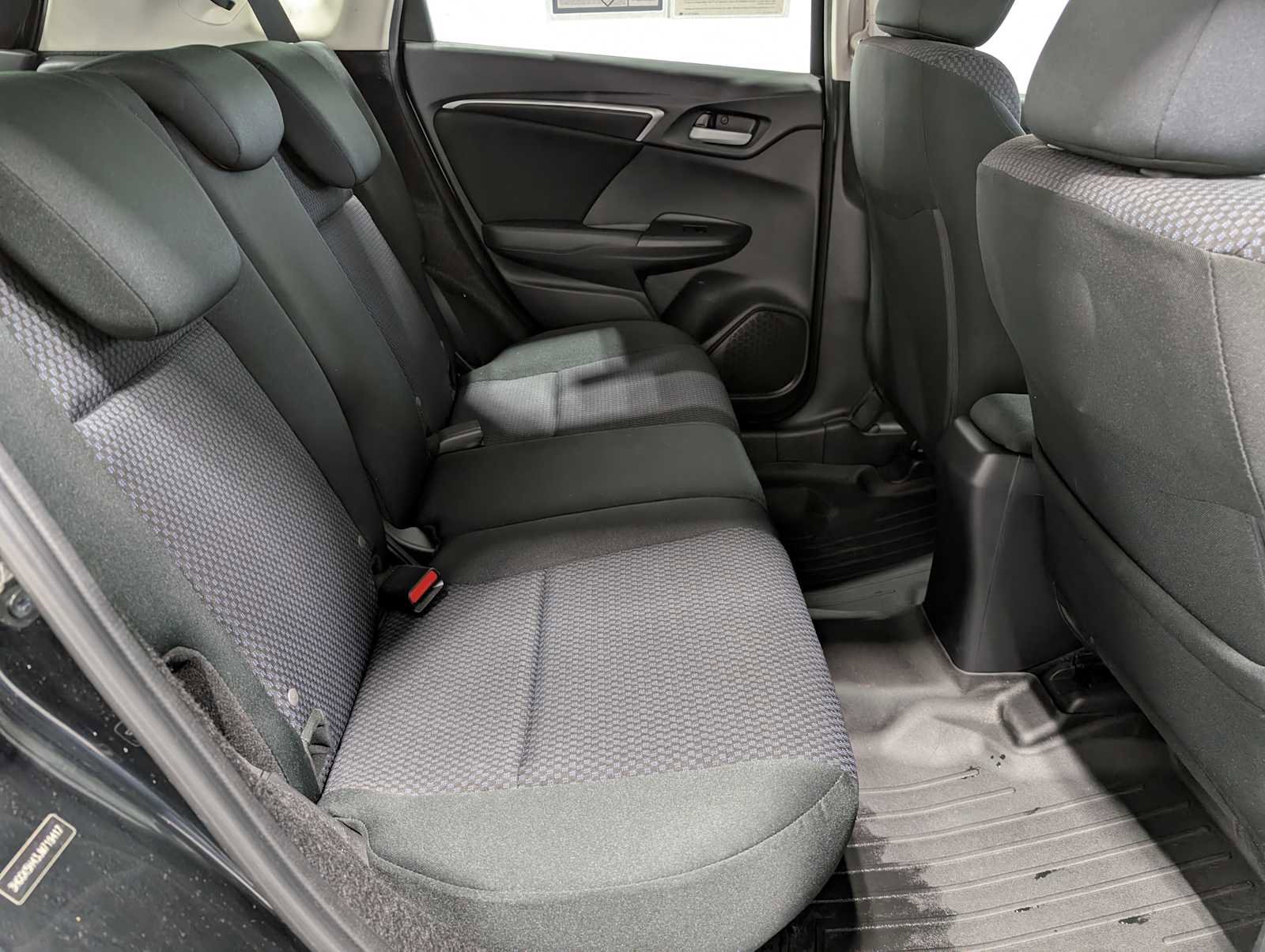 Used 2018 Honda Fit LX image 37