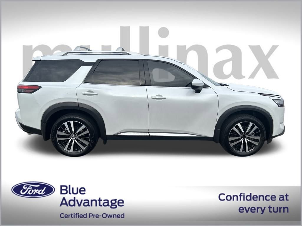 Used 2025 Nissan Pathfinder Platinum w/ Cargo Package image 2