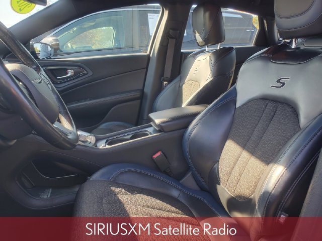 Used 2015 Chrysler 200 S w/ Comfort Group FWD image 6