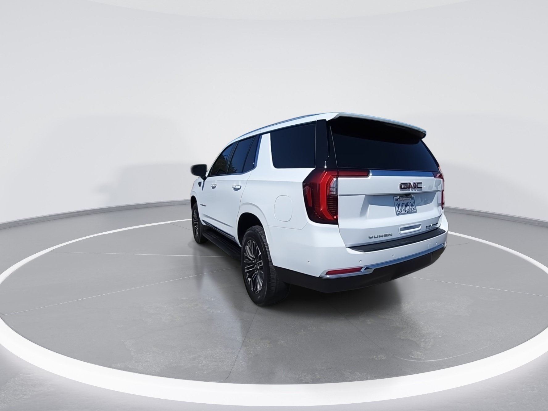 Used 2025 GMC Yukon Elevation AWD/4WD image 9
