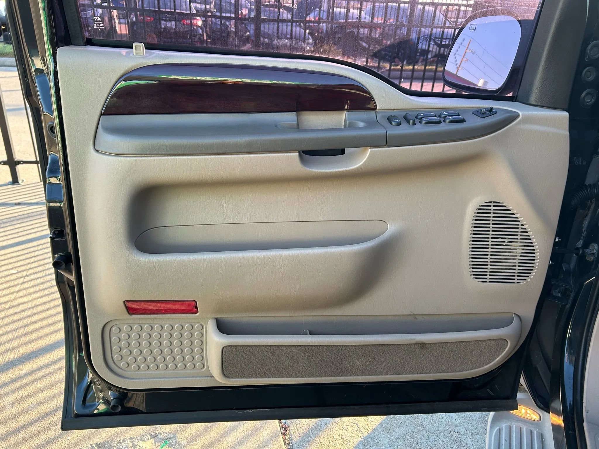 Used 2003 Ford Excursion Eddie Bauer image 12