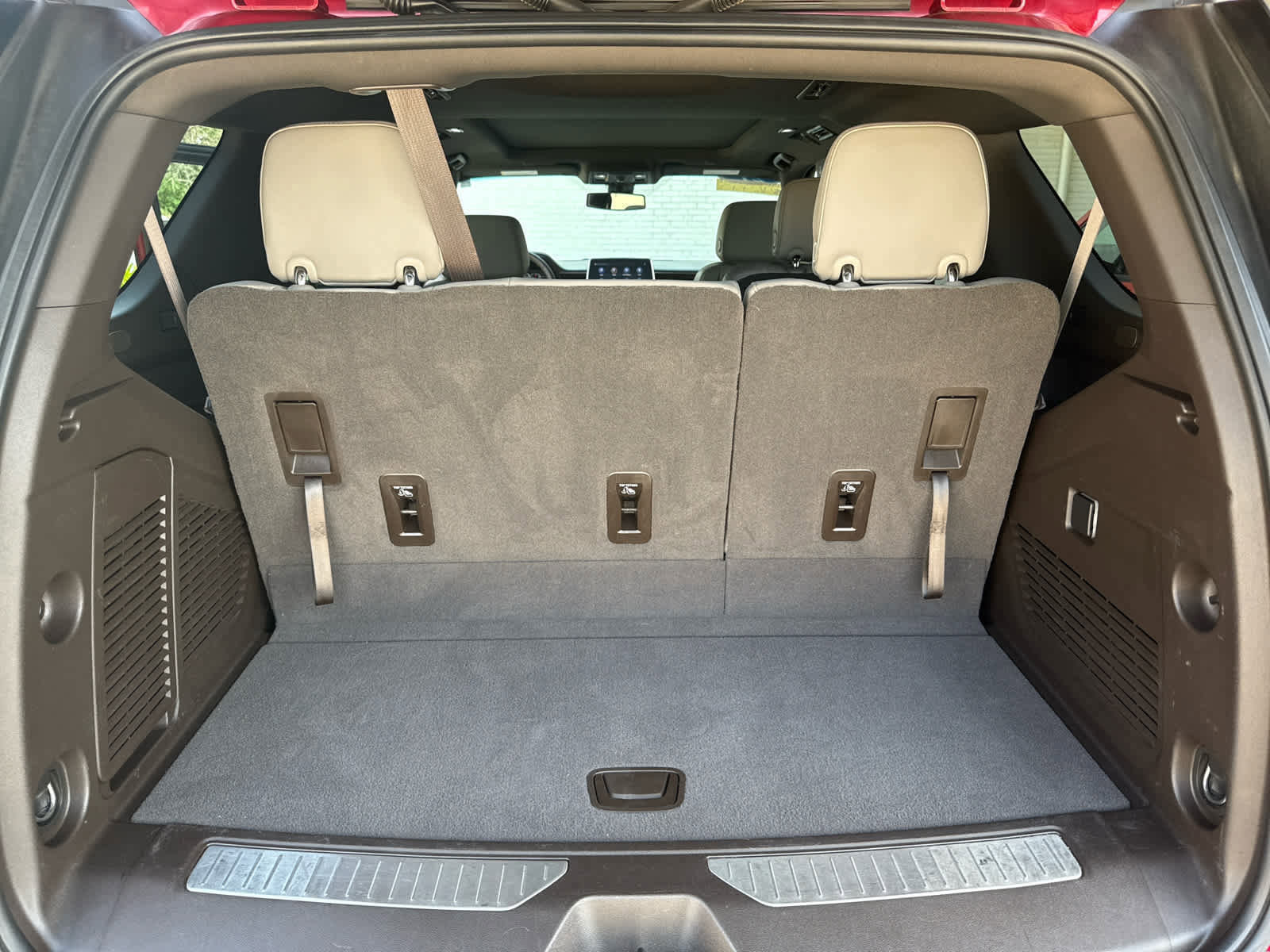 Used 2021 Chevrolet Tahoe Z71 image 30