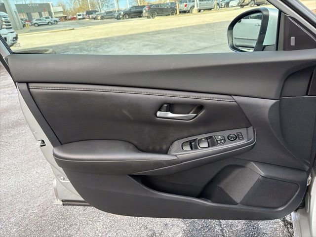 Used 2020 Nissan Sentra SV image 17