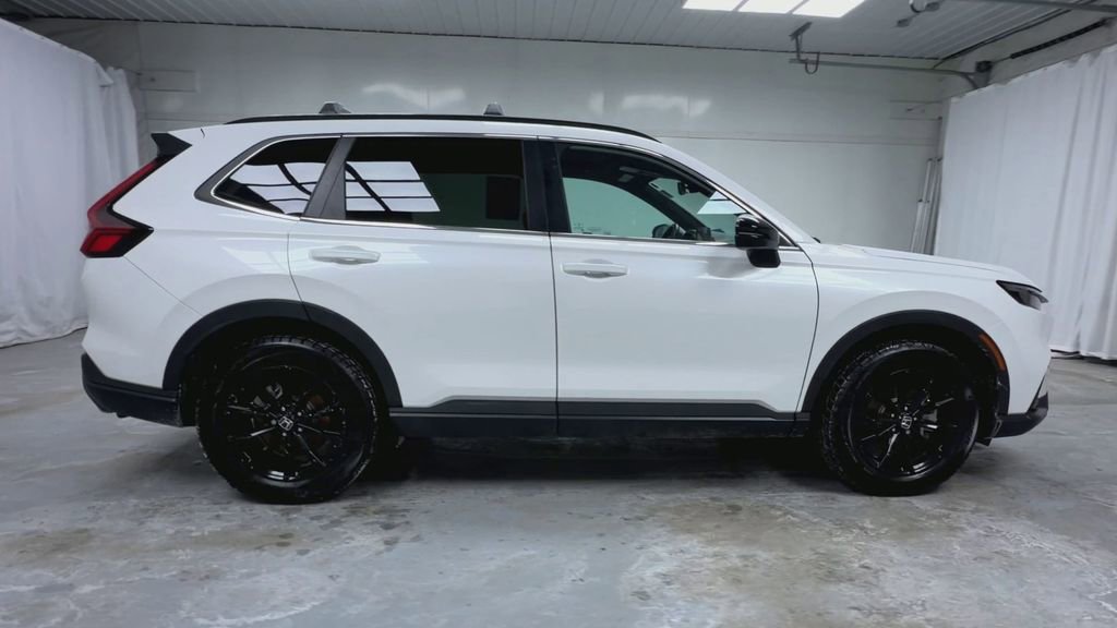 Used 2025 Honda CR-V Sport image 9