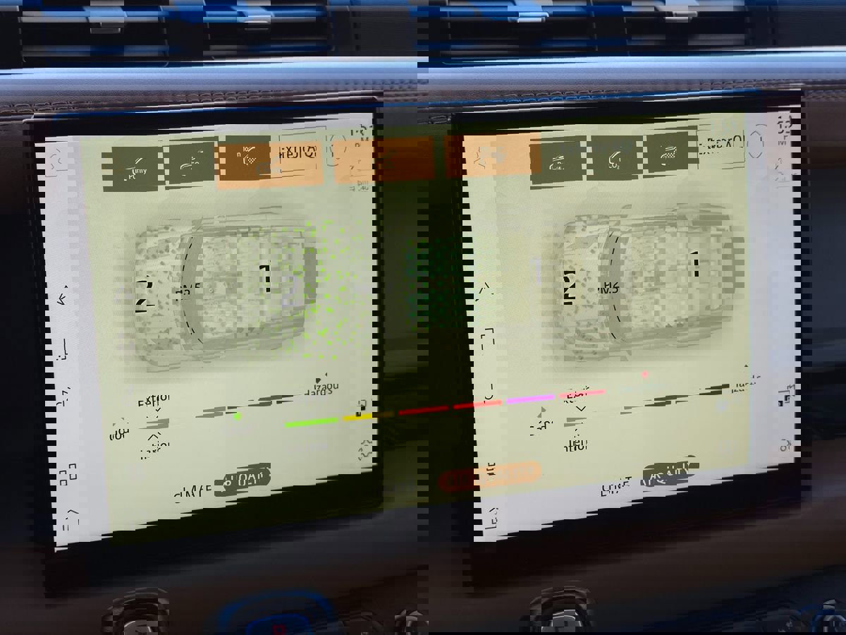 Used 2023 Land Rover Defender 130 S image 53