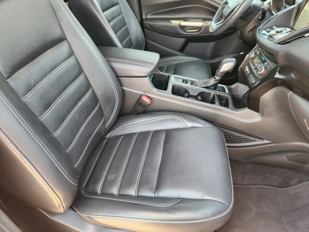 Used 2019 Ford Escape Titanium FWD image 14