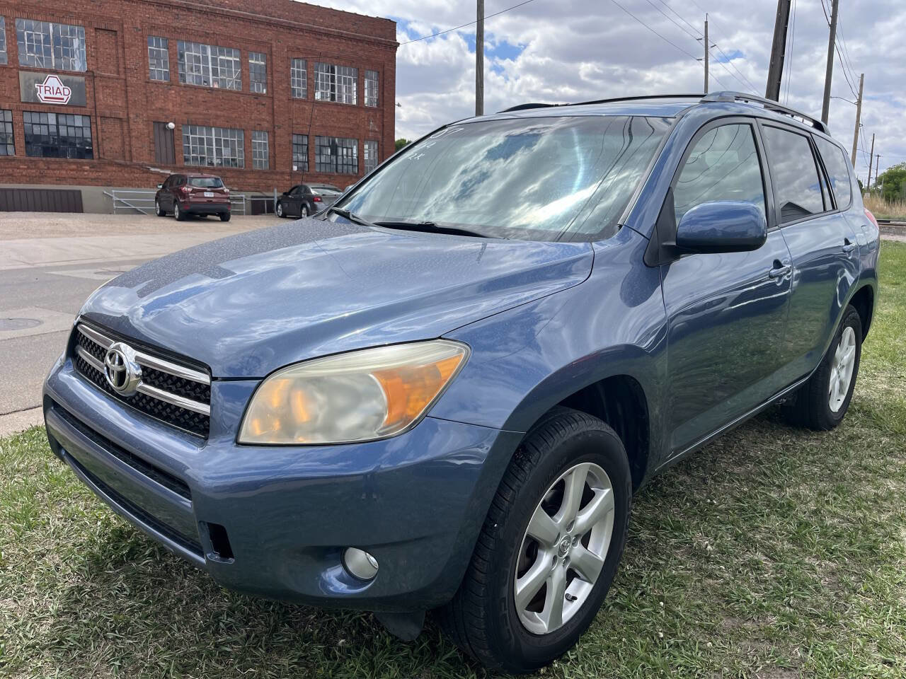 Used 2007 Toyota RAV4 Limited AWD/4WD image 1