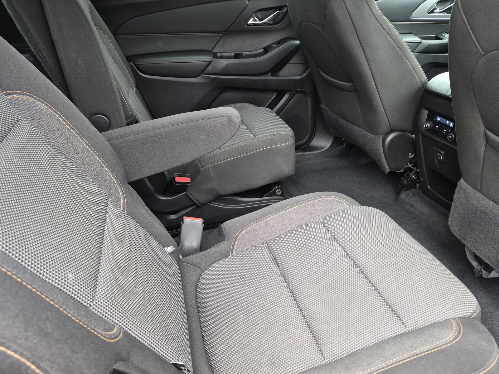 Used 2019 Chevrolet Traverse LT FWD image 20