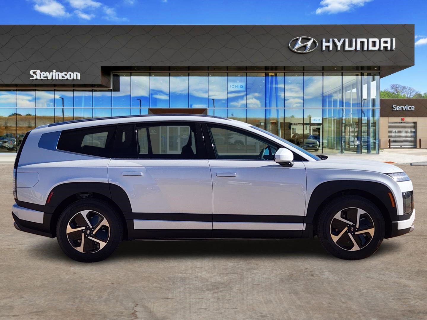 New 2026 Hyundai Ioniq 9 SE image 4