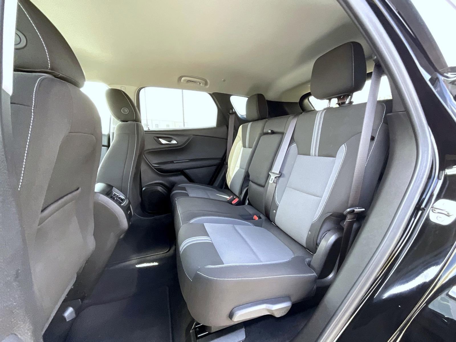 Used 2025 Chevrolet Blazer LT AWD/4WD image 19