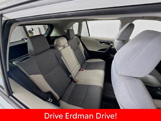 Used 2025 Toyota RAV4 XLE w/ Convenience Package FWD image 27