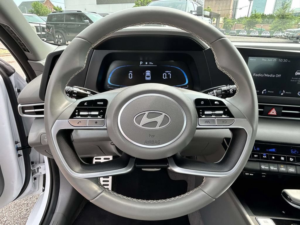 Certified 2025 Hyundai Elantra Sport FWD image 22