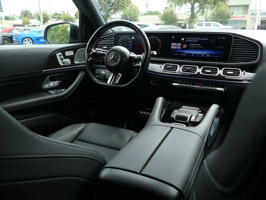 Used 2025 Mercedes-Benz GLS 450 4MATIC image 23