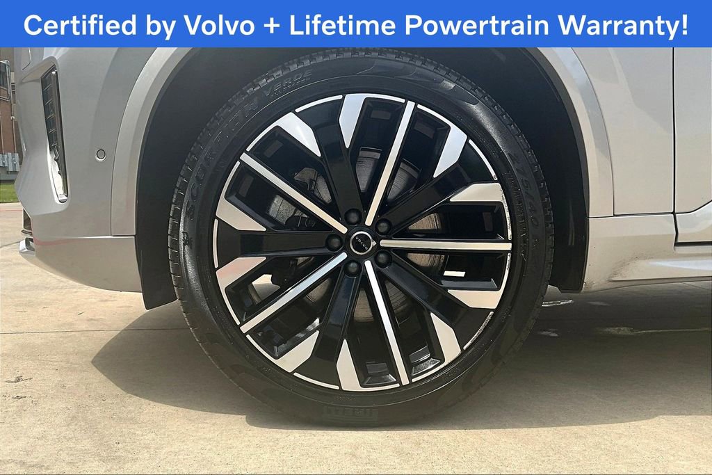 Used 2025 Volvo XC90 B6 Plus image 12