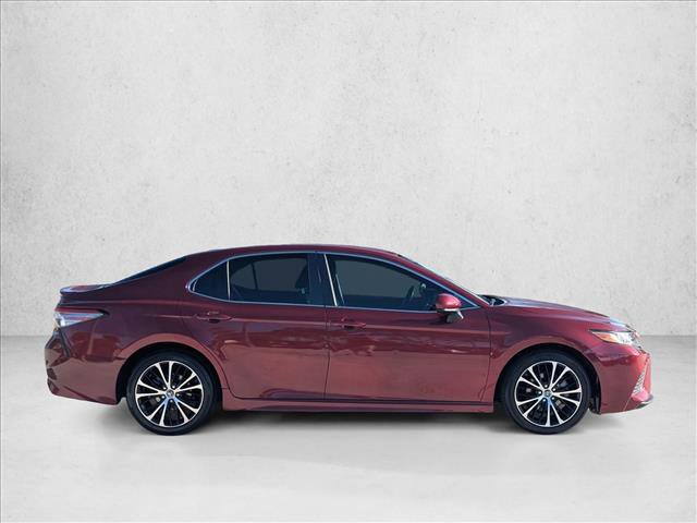 Used 2018 Toyota Camry SE video 4