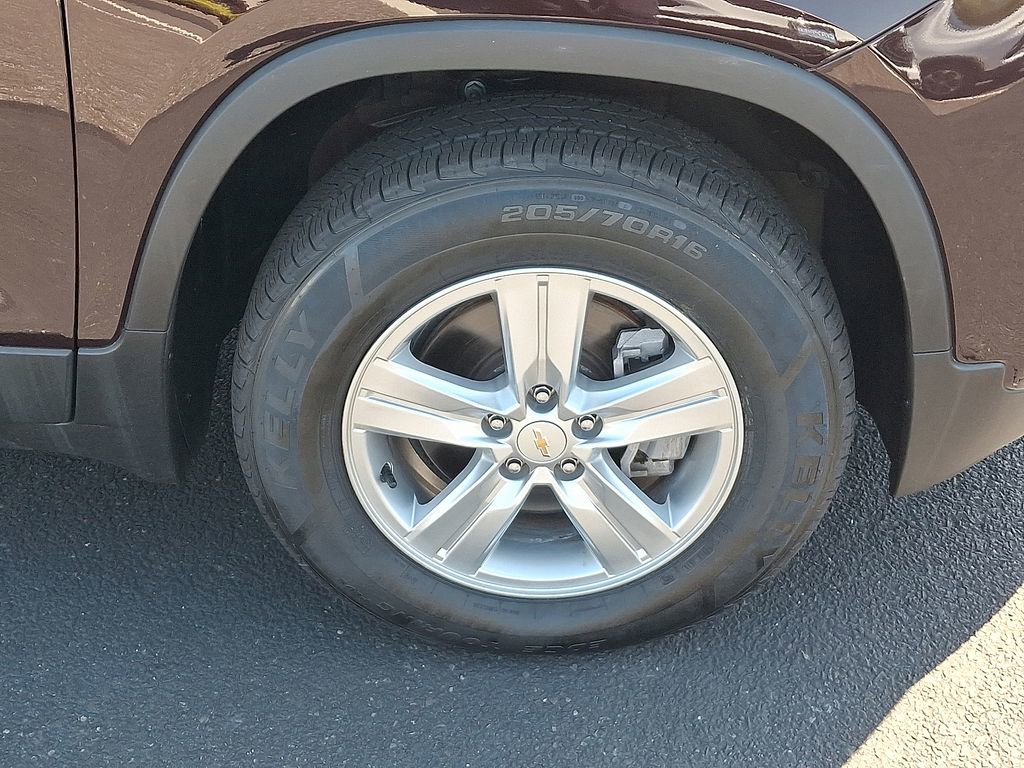 Certified 2022 Chevrolet Trax LT w/ LT Convenience Package AWD/4WD image 8