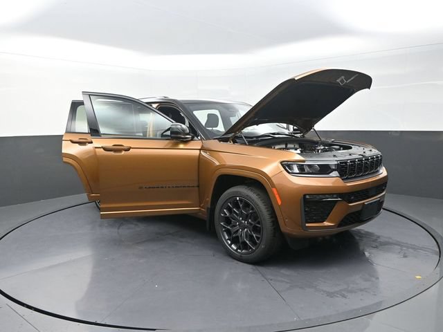New 2026 Jeep Grand Cherokee Summit w/ Obsidian Package AWD/4WD image 35