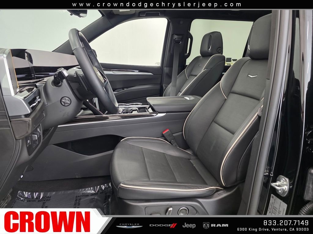 Used 2025 Cadillac Escalade ESV Premium Luxury image 26