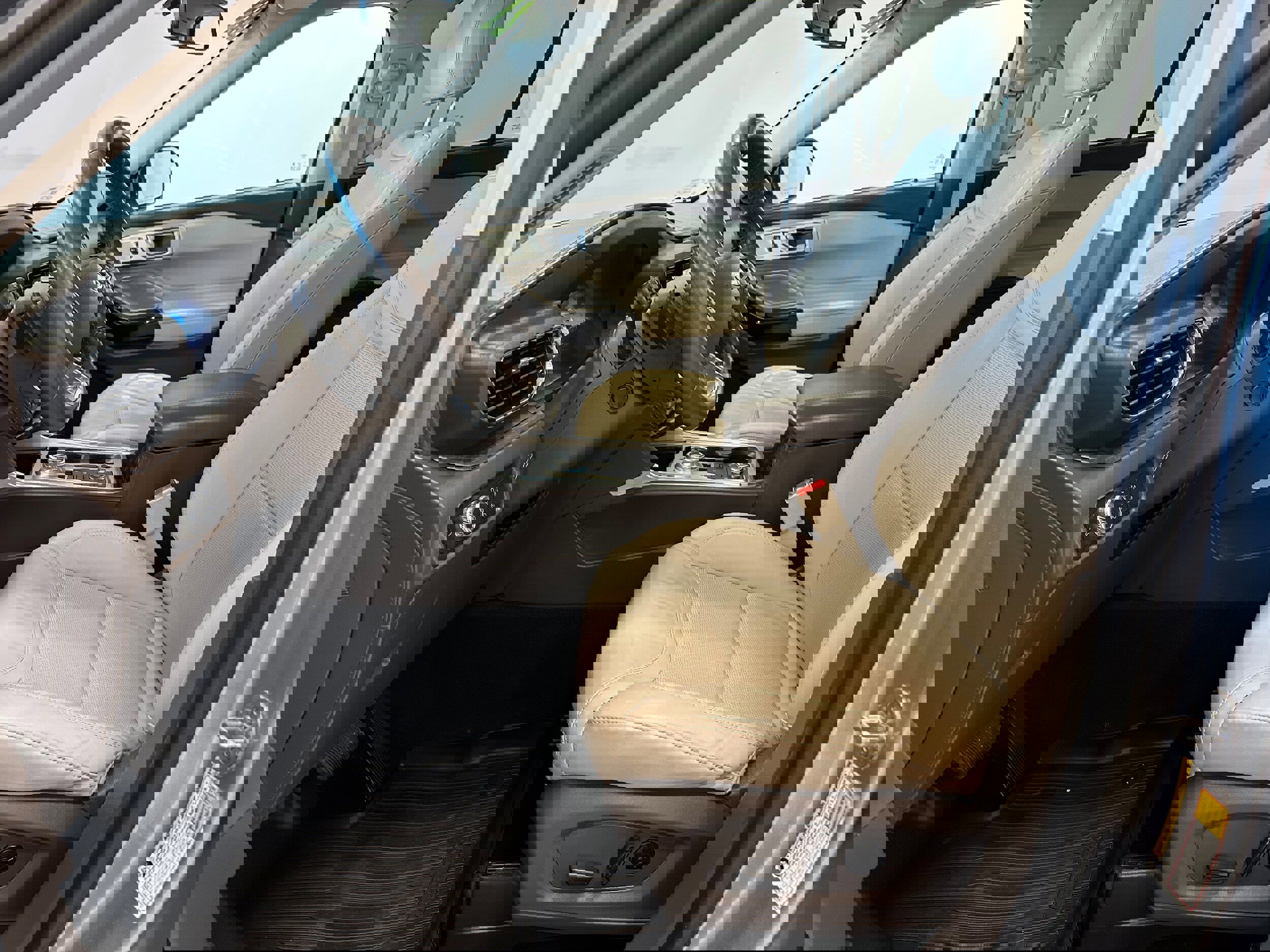 Used 2021 Ford Explorer Platinum w/ Equipment Group 601A image 11