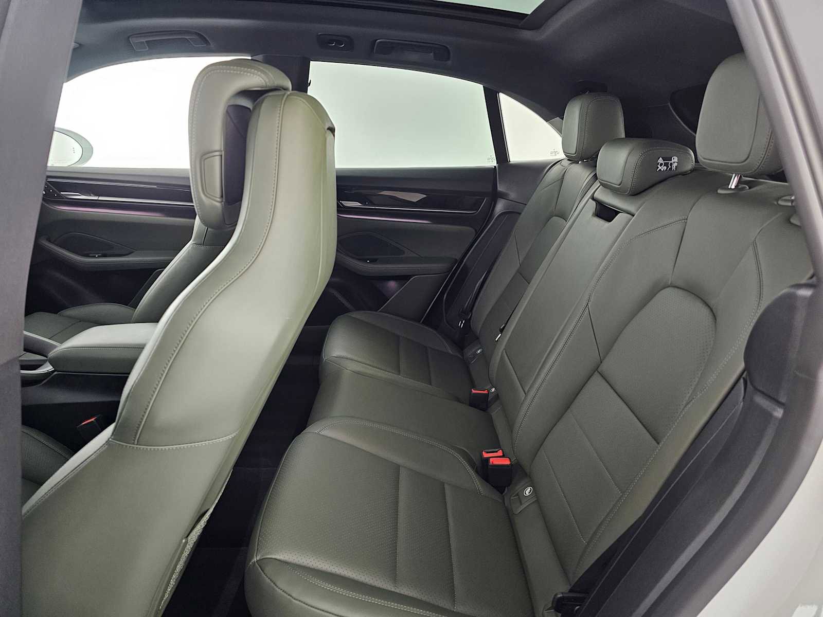 Used 2024 Porsche Macan 4 Electric image 17