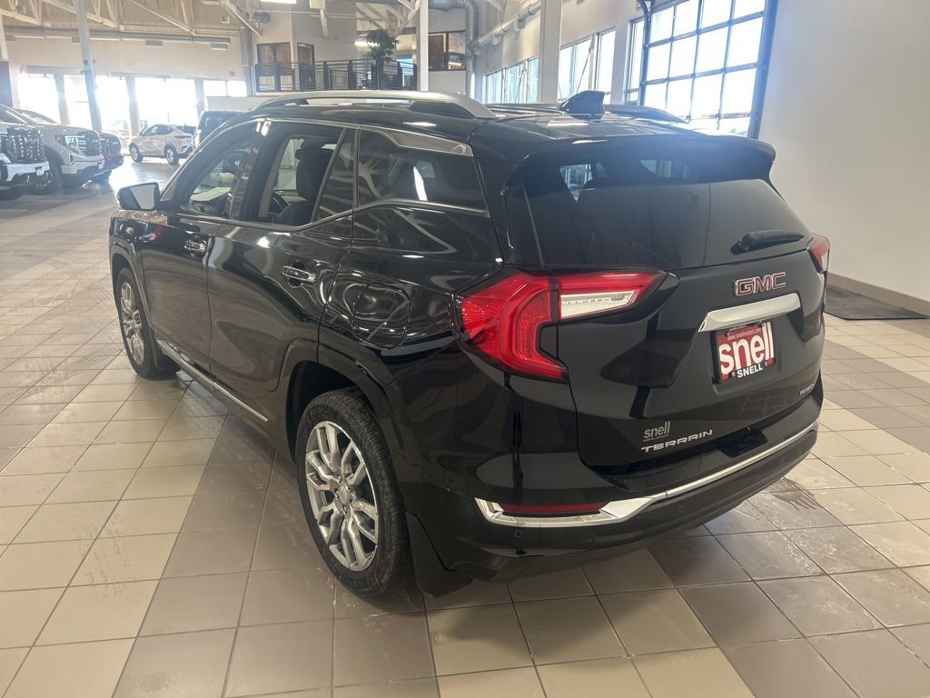 Used 2023 GMC Terrain Denali image 3