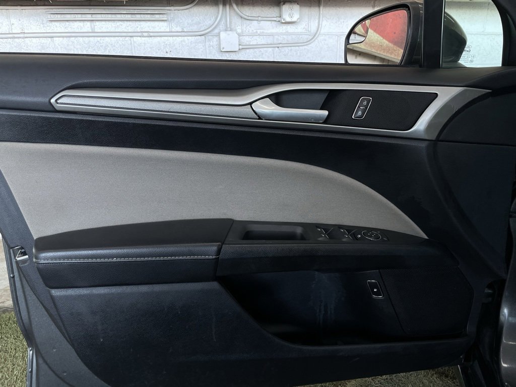 Used 2018 Ford Fusion S image 19