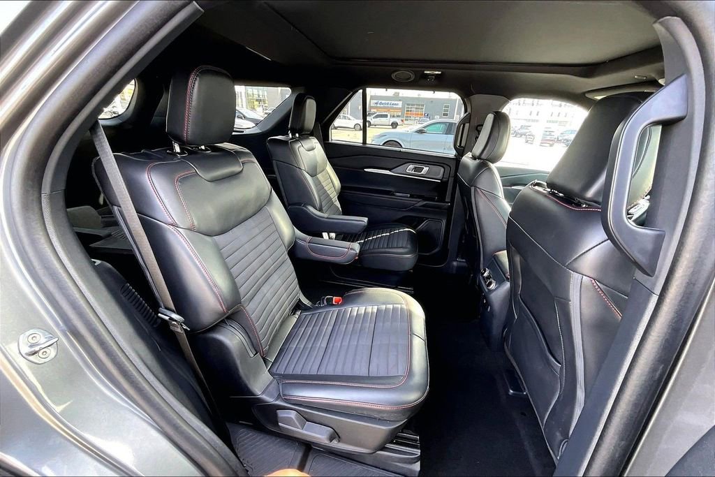 Certified 2025 Ford Explorer ST-Line w/ Premium Package image 26