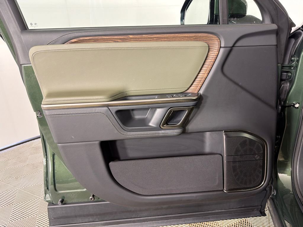 Used 2023 Rivian R1S Adventure image 12