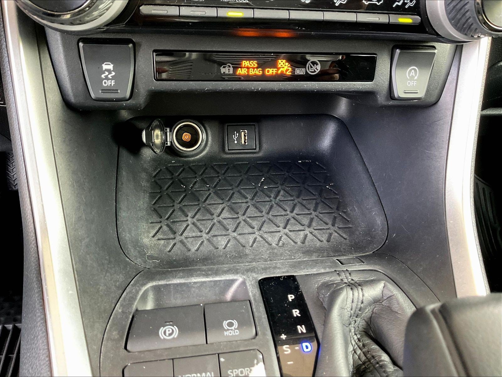 Used 2023 Toyota RAV4 XLE FWD image 15