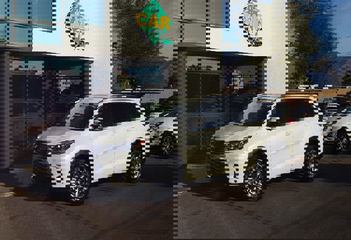 Used 2019 Toyota Highlander Limited image 3