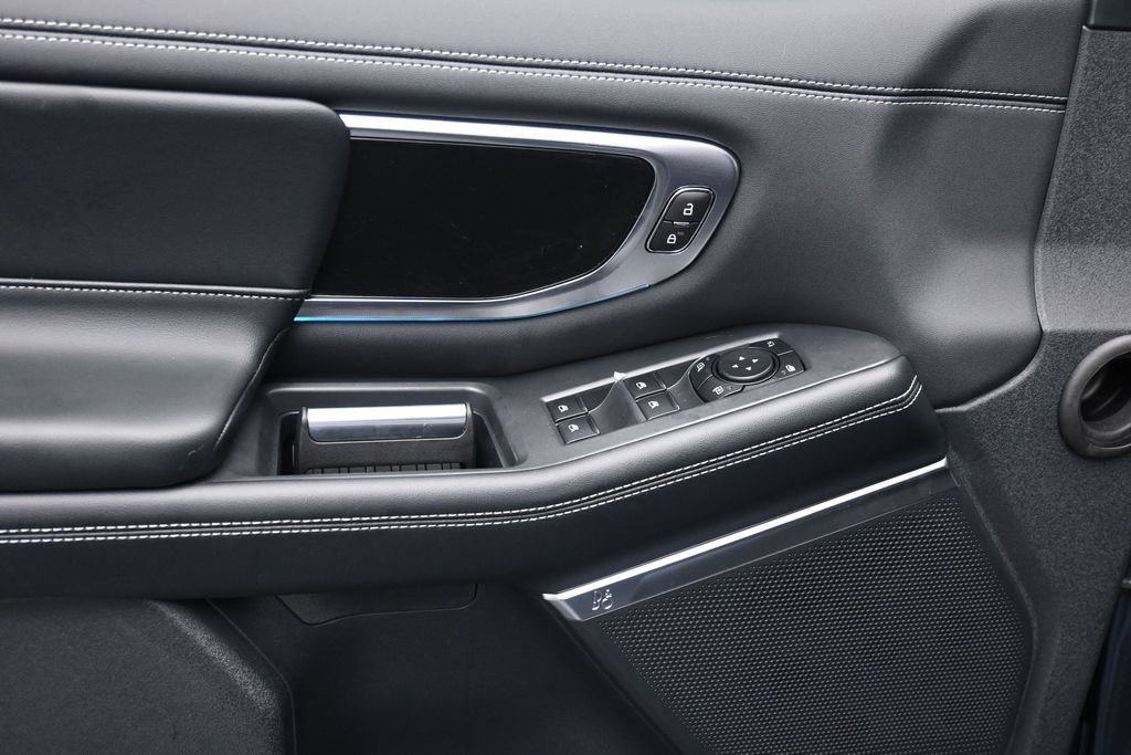 New 2027 Ford Expedition Platinum w/ Stealth Appearance Package RWD image 13